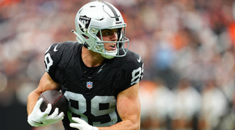Knee injury forces Raiders’ TE Brock Bowers to miss game vs. Colts
