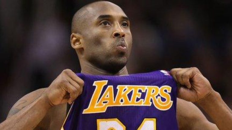 Kobe Bryant and Shaquille O’Neal’s 2000 Finals ball leads big Sotheby’s auction